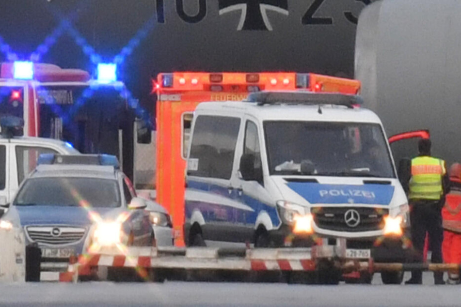 Polizei, Rettungskräfte und Helfer haben am Frankfurter Flughafen ein Flugzeug der Bundeswehr aus China bereits erwartet. (Archivbild)