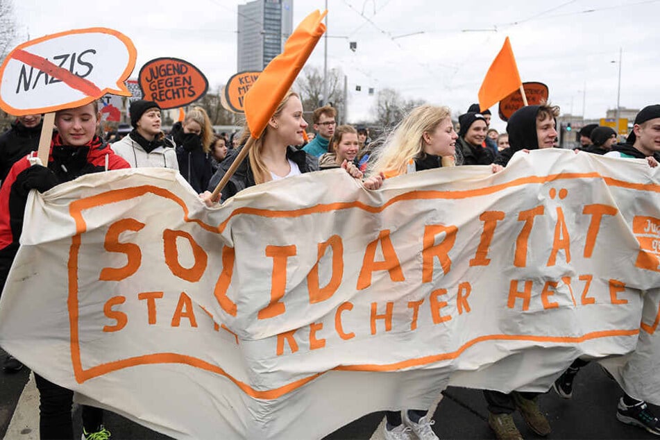 Zuletzt rief "Leipzig nimmt Platz" im März zum Protest gegen eine Demo der Partei "Die Rechte" auf. Teil nahmen auch Aktivisten von "Jugend gegen Rechts.