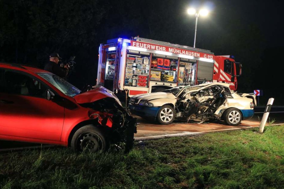 Die beiden Insassen des Audi hatten keine Chance, sie verstarben noch am Unfallort.