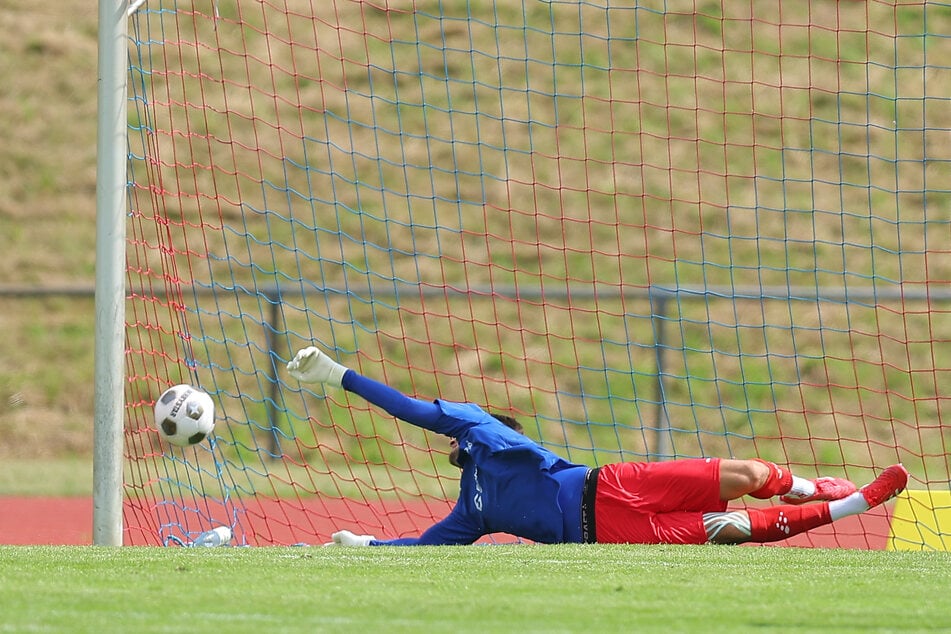Dreimal flatterte die Kugel ins Netz des FSV-Keepers Lucas Hiemann.
