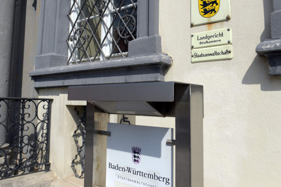 Ellwangen: Eine Tafel weist auf das Landgericht hin.