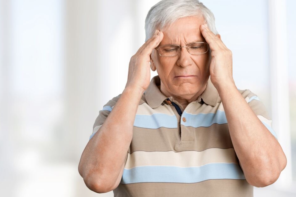 Der 60-Jährige musste in ein Krankenhaus eingeliefert werden, nachdem er einen schwachen Schlaganfall erlitten hatte. (Symbolbild)
