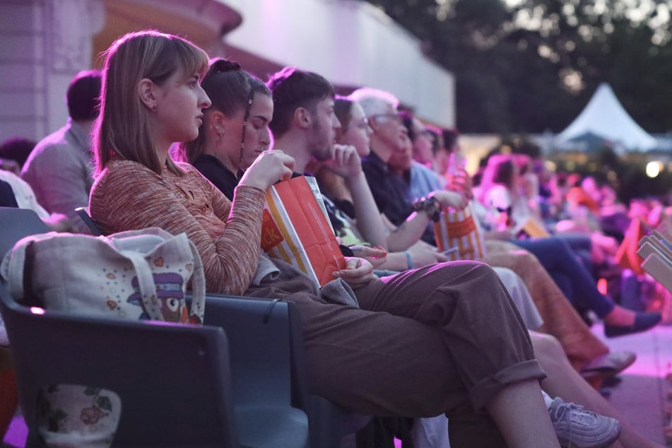 Kitsch und Krempel findet normalerweise im Schauspiel Leipzig statt. Jetzt feiert die Kult-Show Prämiere unter freiem Himmel.