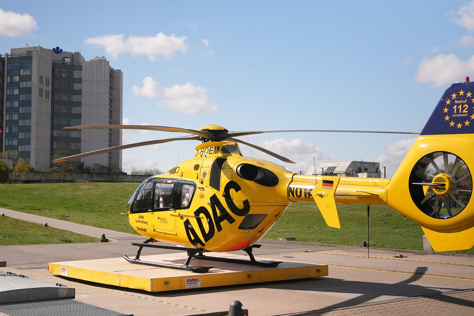 Auch der hochmoderne Helikopter namens Luftrettungsstation Christoph 5 kommt zum Einsatz.