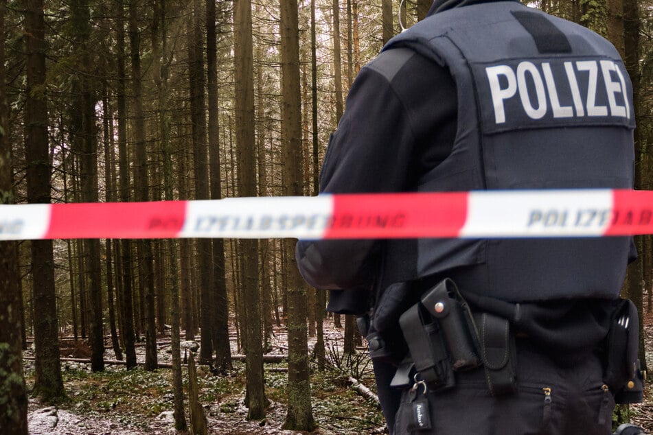 Bei Höchst im Odenwald wurde Anfang Dezember 2025 ein 30-jähriger Mann tot in seinem Auto aufgefunden - die Polizei geht von einem Tötungsdelikt aus. (Symbolbild)