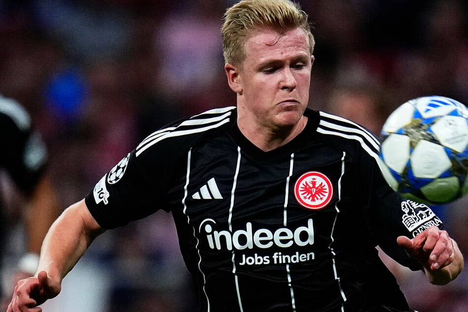 Ob Jonny Burkardt (25) wieder von Beginn an auflaufen wird, ließ Eintracht-Coach Toppmöller offen. Der Nationalstürmer sei aber eine Option.