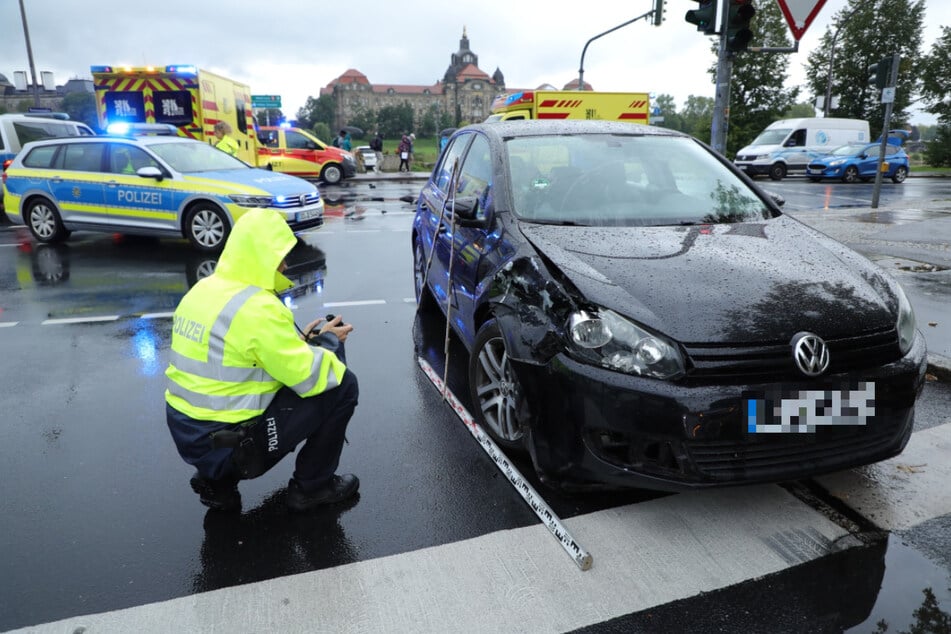 Der Fahrer des VW Golf hatte offenbar das entgegenkommende Motorrad übersehen.