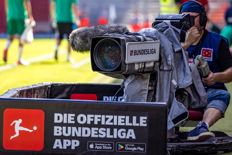 Das Spiel ist ausschließlich im Bezahl-Fernsehen zu sehen.
