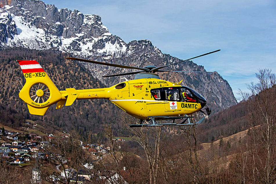 Der 45-Jährige wurde ins Salzburger Unfallkrankenhaus geflogen.