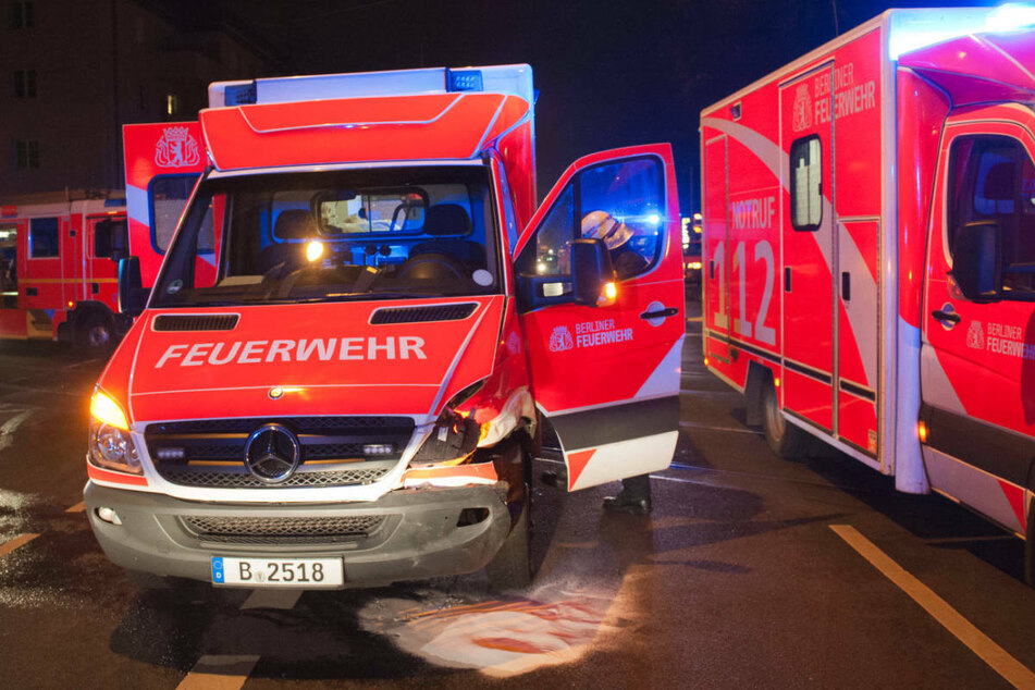 Berlin: 23-jähriger Motorradfahrer bei Auffahrunfall mit BMW schwer verletzt