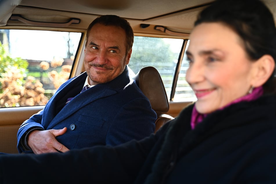 Richard und Simone unternehmen eine Spritztour.