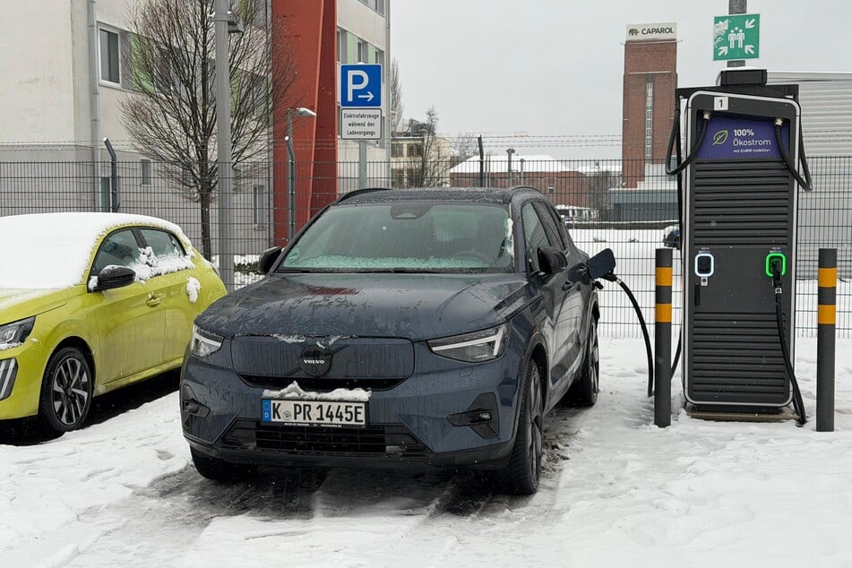 Bei kälteren Wetterbedingungen ist die Reichweite von E-Autos geringer.
