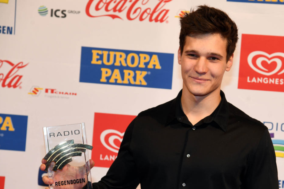 Popstar Wincent Weiss gibt seine ganzen Preise bei der Familie ab