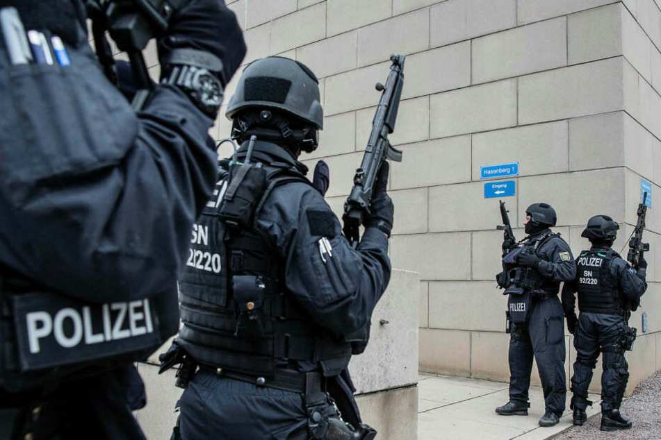 Seit der Tat werden bundesweit (hier in Dresden) Synagogen verstärkt bewacht.