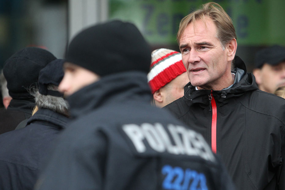 Mit einem Fragenkatalog zu dessen Beteiligung an Anti-LEGIDA-Demos wollte Stadtrat Enrico Böhm Leipzigs Oberbürgermeister aufs Glatteis führen. (Archivbild)