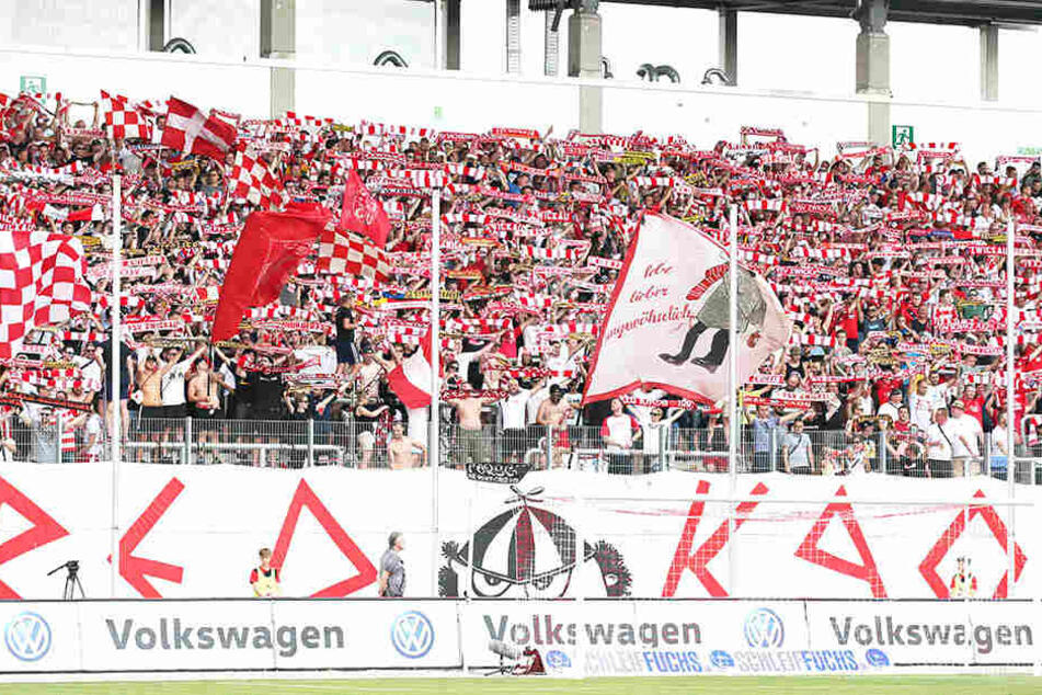 Wie viele Heimfans feuern die "Schwäne" am Wochenende an?