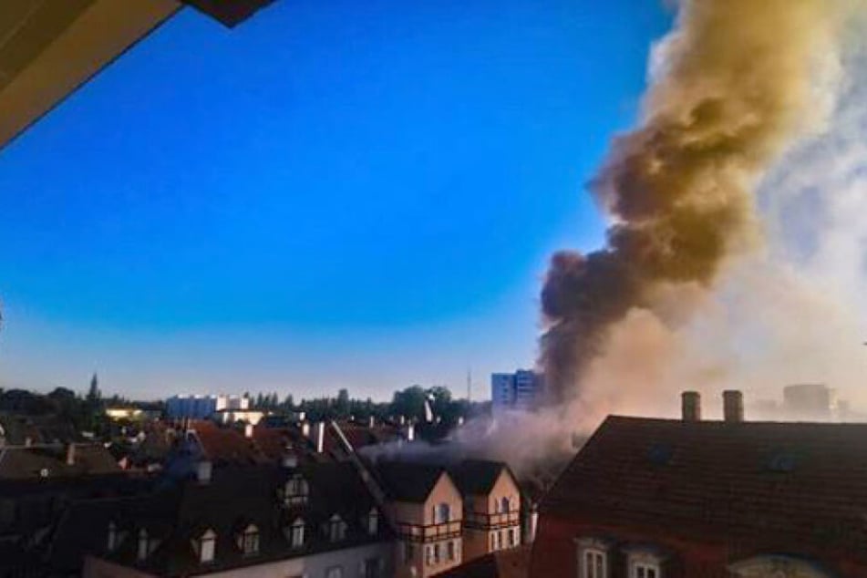 Die Rauchsäule war kilometerweit zu sehen.