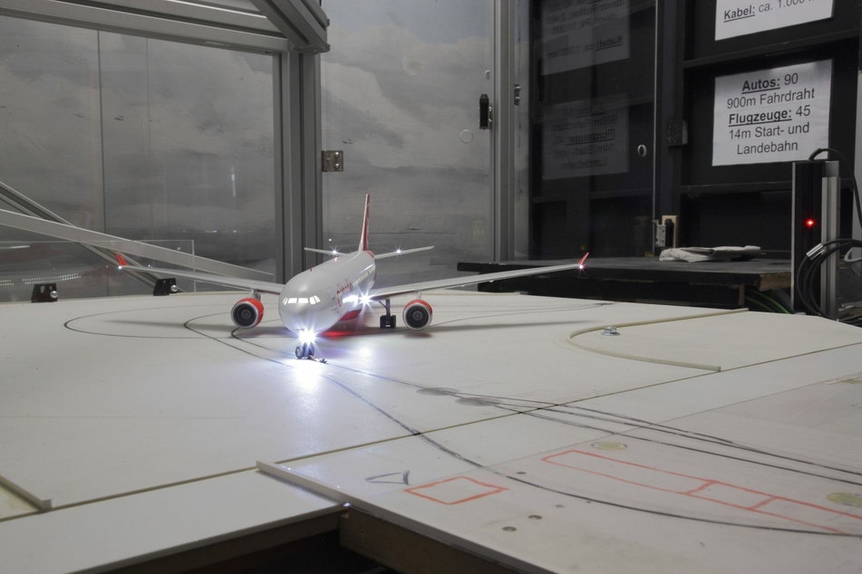 Der beeindruckende Flughafen ist sicherlich nicht nur für alle Luftfahrt- und Technikfans das Highlight des Wunderlandes. 52 verschiedene Flugzeuge (vom A380 bis zur Cessna) starten und landen hier.