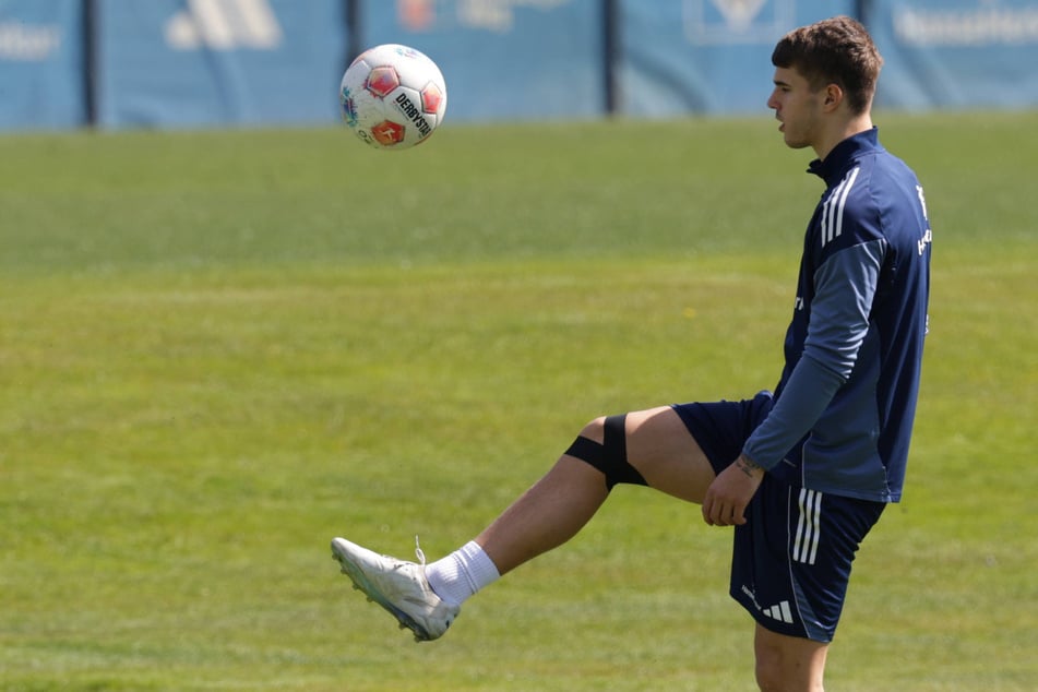 Luka Vuskovic (19) ist zurück auf dem Trainingsplatz. Sein Einsatz in Frankfurt ist aber noch ungewiss.