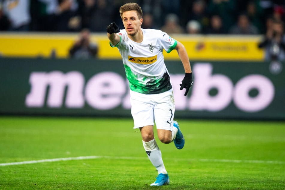 Patrick Herrmann hatte allen Grund zum Jubeln: Dank des 4:2-Erfolgs von Borussia Mönchengladbach gegen den SC Freiburg stehen "die Fohlen" weiterhin auf dem ersten Tabellenplatz.