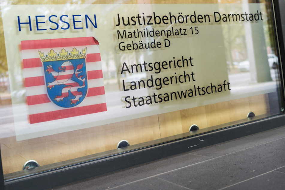 Das Landgericht Darmstadt wertete die Tat am Freitag als gefährliche Körperverletzung. (Symbolbild)