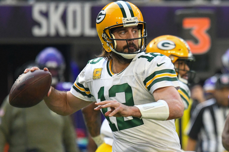 Packers Quarterback Aaron Rodgers was injured with a turf toe but played the entire game against the Vikings on Sunday.