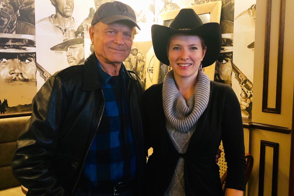 Schauspieler Terence Hill und Gastro-Sprecherin Viktoria Franke bei der Eis-Saloon-Eröffnung 2019 auf der Hauptstraße.