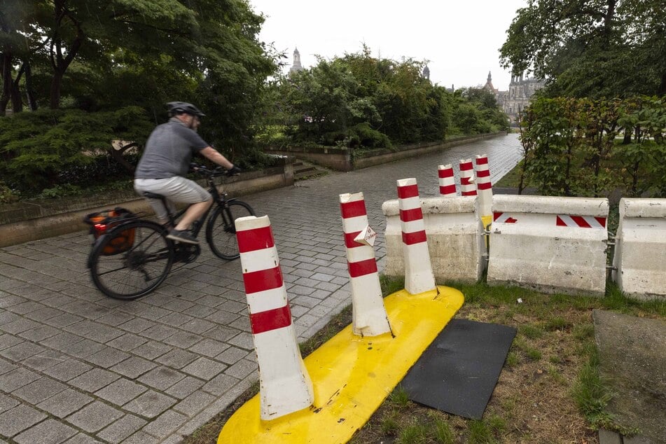 Aktuell stehen viele Blockaden für die Filmnächte am Elbufer bereit.