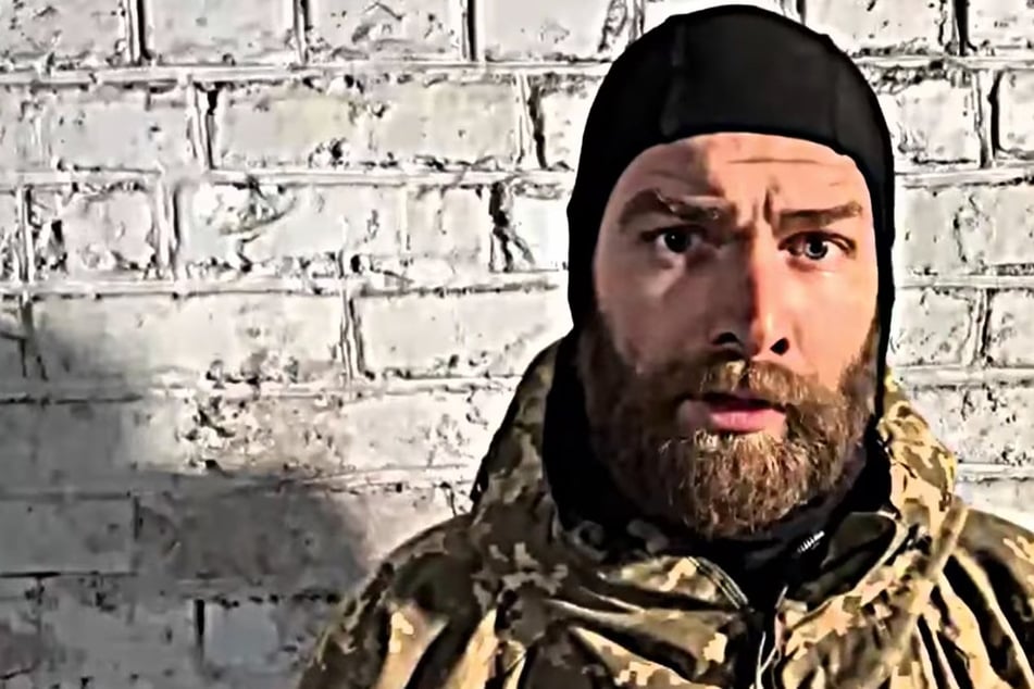 The Ukrainian commander of the marines remaining in Mariupol published a dramatic video asking for extraction to a third country.