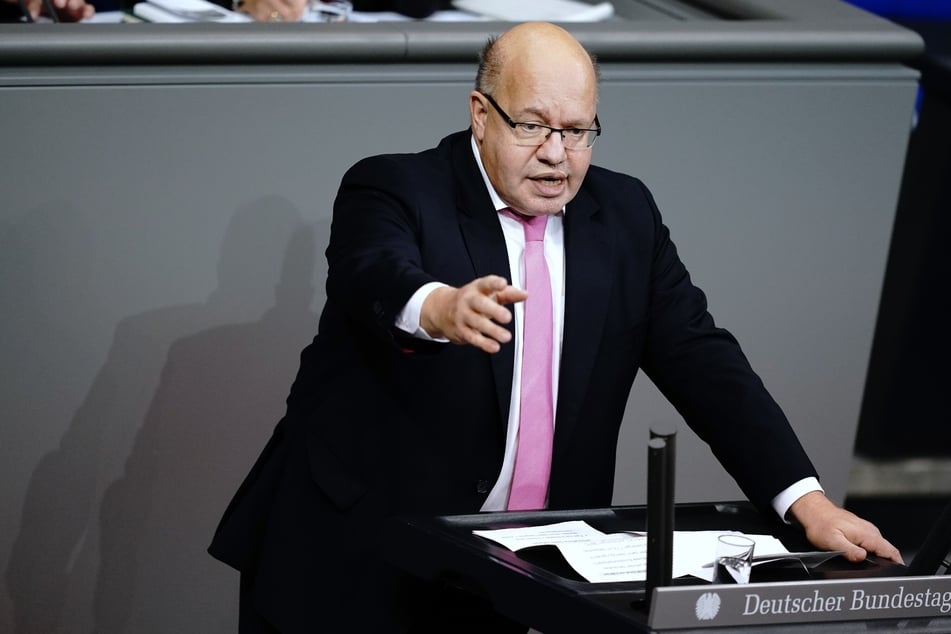 Wirtschaftsminister Peter Altmaier (62, CDU) wurde am Mittwoch auf den Fluren des Reichstagsgebäudes von Gästen bedrängt.