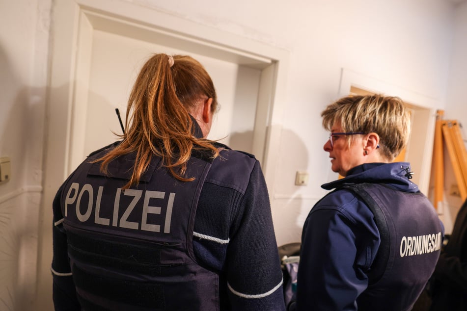 Die Polizei kam schließlich hinzu und konnte die Lage vor Ort beruhigen. (Symbolbild)