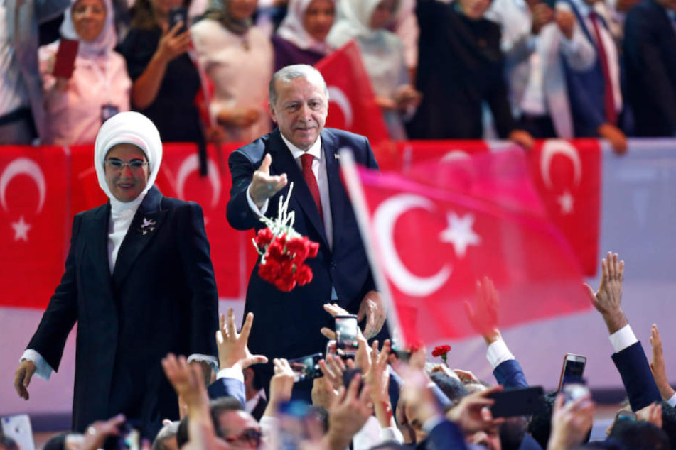 Der türkische Präsident Recep Tayyip Erdogan (64) will in Berlin oder Köln zu seinen Landsleuten sprechen.