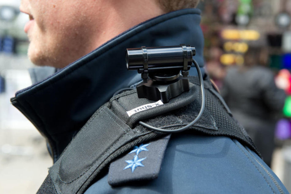 Mit einer Bodycam können Übergriffe gefilmt werden. Möglicherweise wirken sie auch deeskalierend.
