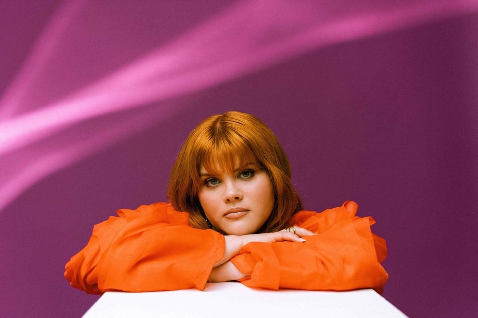 Loi (23) spielt am 22. November ein Gratis-Konzert in der Hamburger Innenstadt.