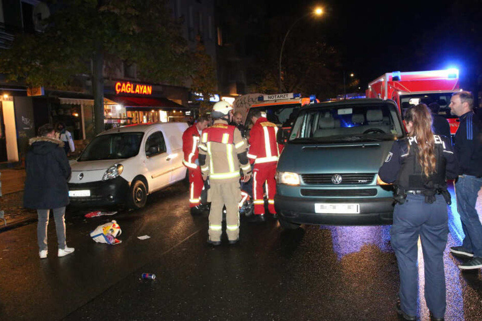 Die Hermannstraße in Berlin-Neukölln ist bis in die Morgenstunden reichlich belebt.