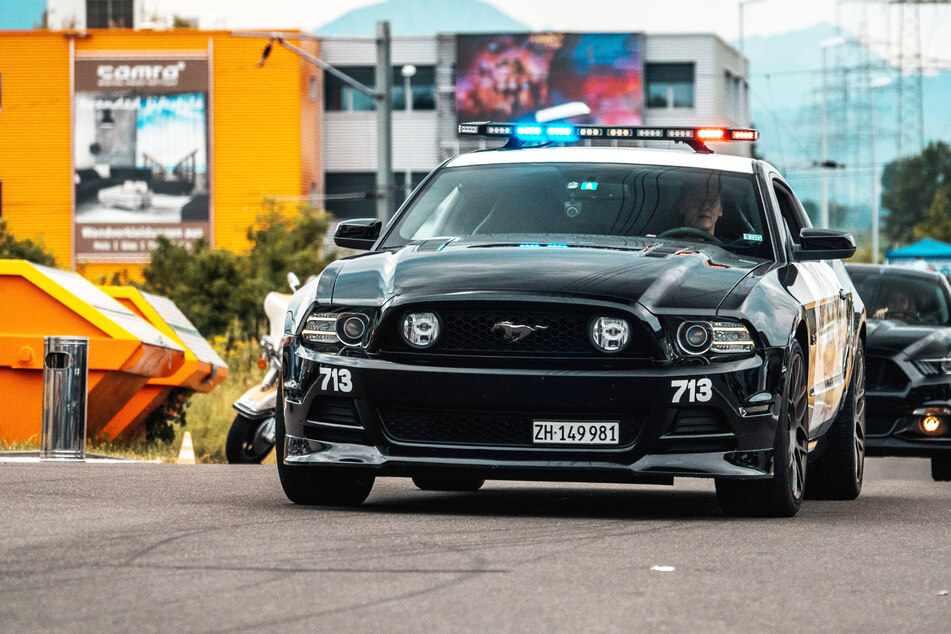 Die Polizei ermittelt wegen Mordes, gibt jedoch kaum Details preis. (Symbolbild)