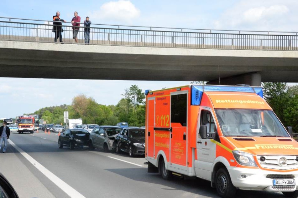 Feuerwehr und Rettungswagen rückten mit einem Großaufgebot an.