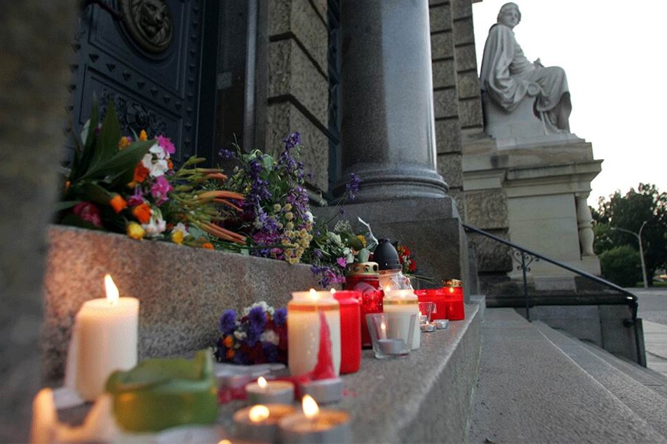 Kerzen brannten lange zum Gedenken an Marwa El-Sherbini am Landgericht.