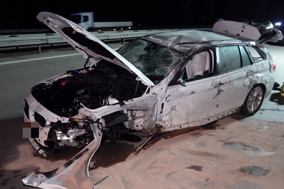 Insgesamt waren sieben Fahrzeuge in den schweren Unfall verwickelt.