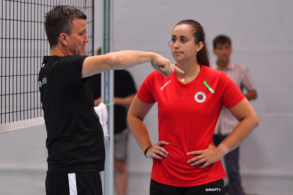 Bryanna Weiskircher, hier mit Trainer Alexander Waibl, wird ausfallen.
