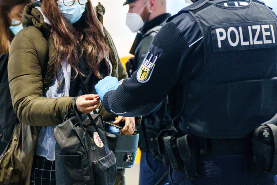 Für die Polizei war die unverhoffte Begegnung mit dem 31-jährigen Belgier ein voller Erfolg. (Symbolbild)