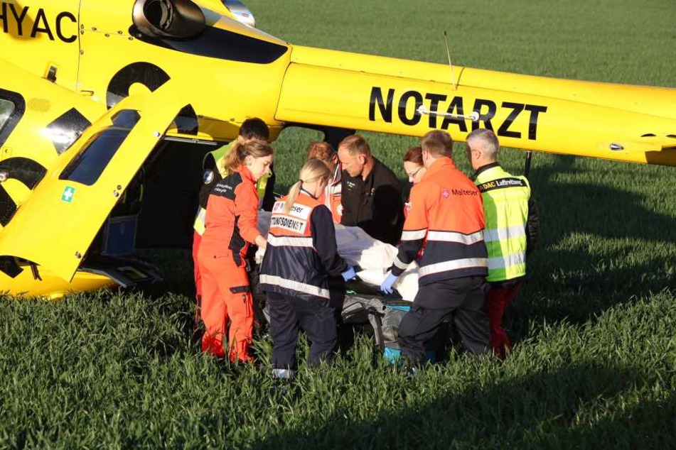 De Rollerfahrer musste per Rettungshubschrauber in die Klinik.
