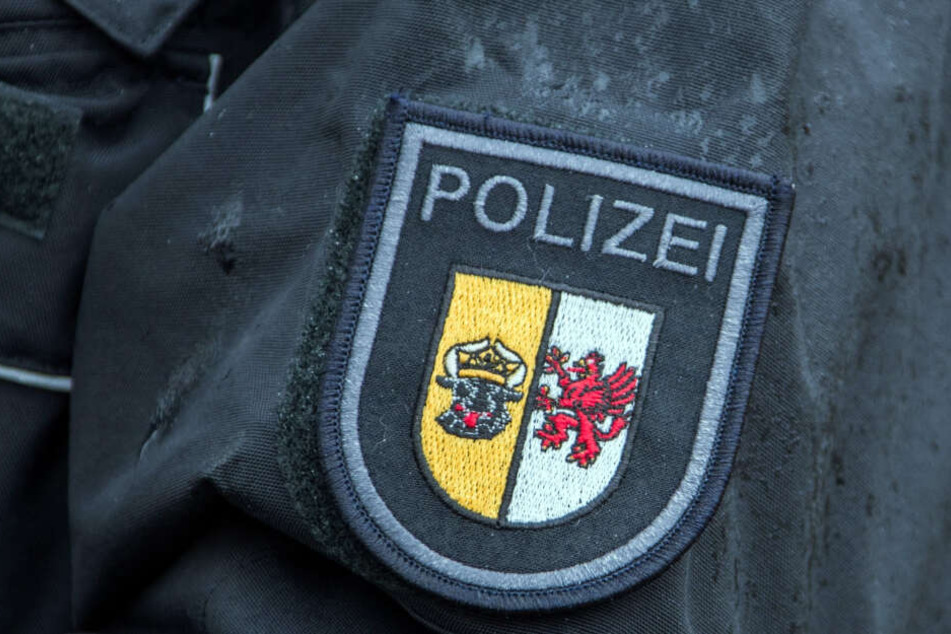 Ein Polizist aus Mecklenburg-Vorpommern wurde festgenommen. (Symbolbild)