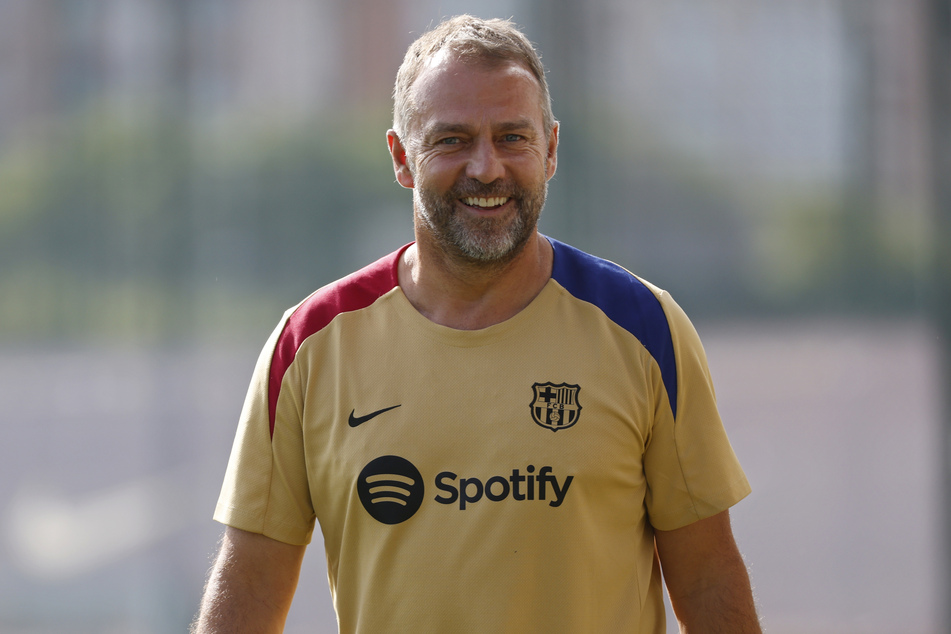 Hansi Flick (59) trainiert seit diesem Sommer den FC Barcelona.