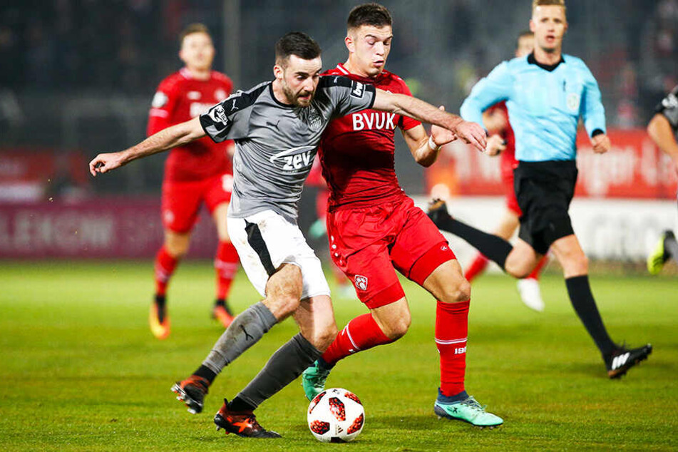 Kai Wagner (vorne-rechts) spielte in Deutschland "nur" in der 3. Liga für die Würzburger Kickers. In den USA ist er nun Erstliga-Stammspieler.