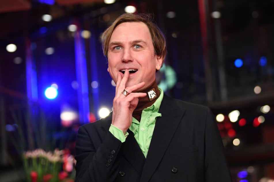 Schauspieler Lars Eidinger (39) kommt zur feierlichen Eröffnung der 69. Berlinale.