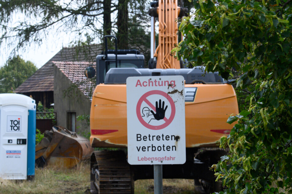 Bei einem Bagger-Unfall kam ein Mann ums Leben. (Symbolbild)
