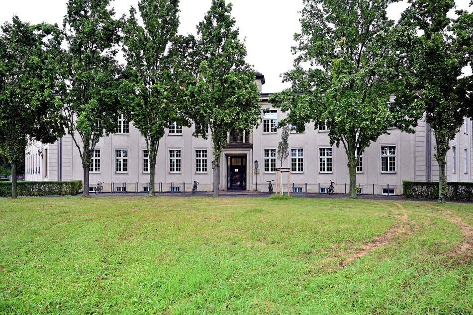Die Palucca-Schule am Basteiplatz.