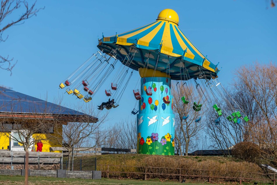 Ein Karussell im Sonnenlandpark.