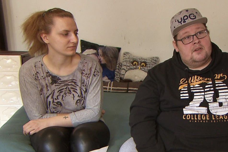 Arbeitsloses Paar gönnt sich privaten Fahrservice: "Im Monat sind das 300 Euro"